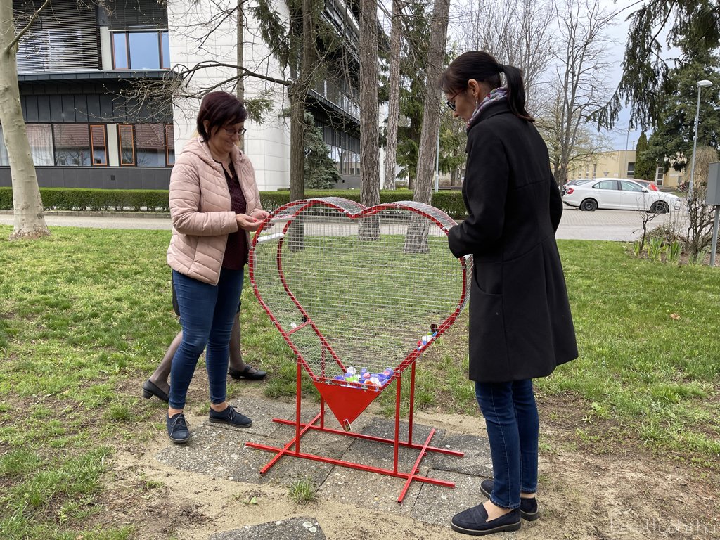 Kupakgyűjtő szívet avattak 18